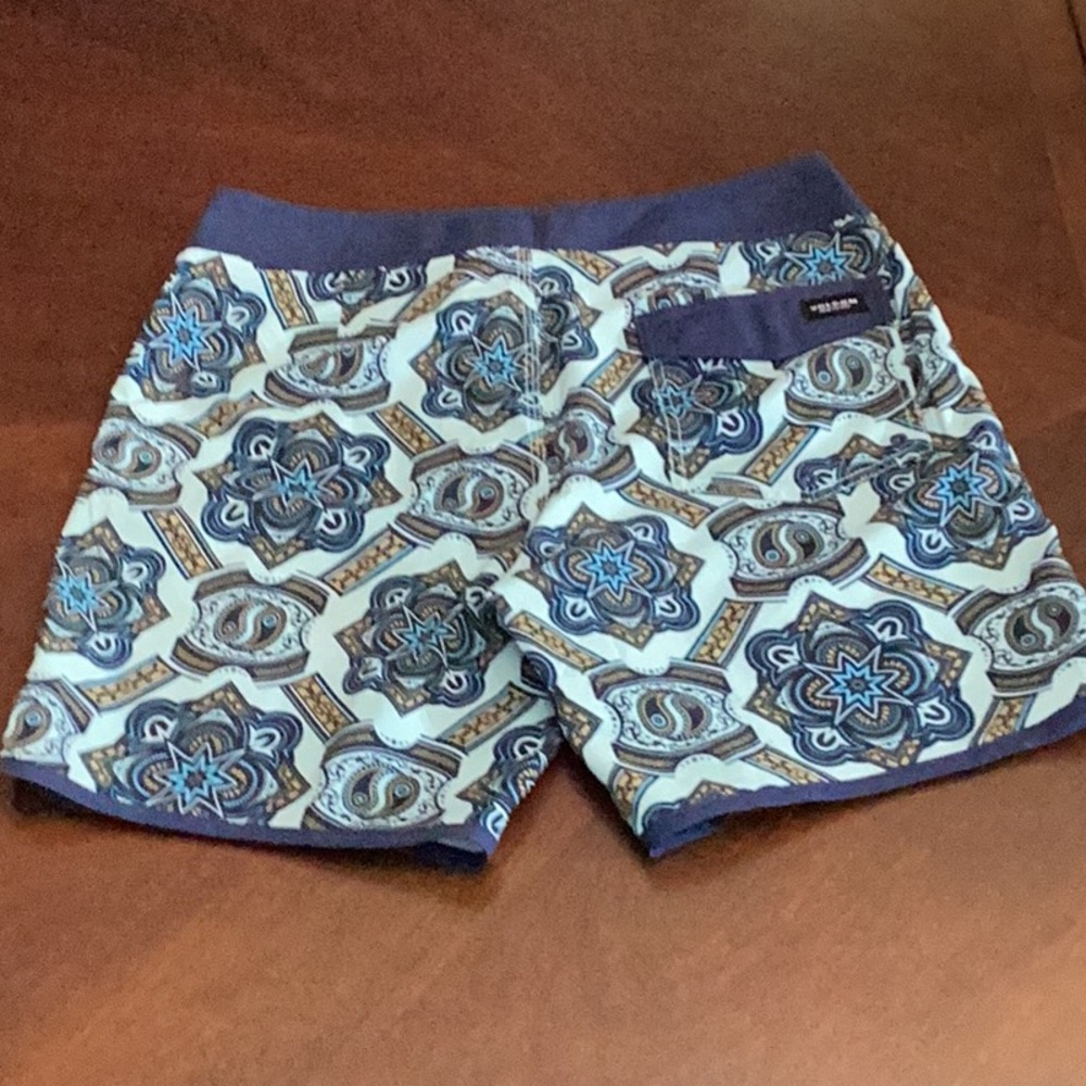 NEW Volcom Men's Mod Magic Scallop Boardshort Trunks Misty Blue - size 32 - Picture 7 of 7